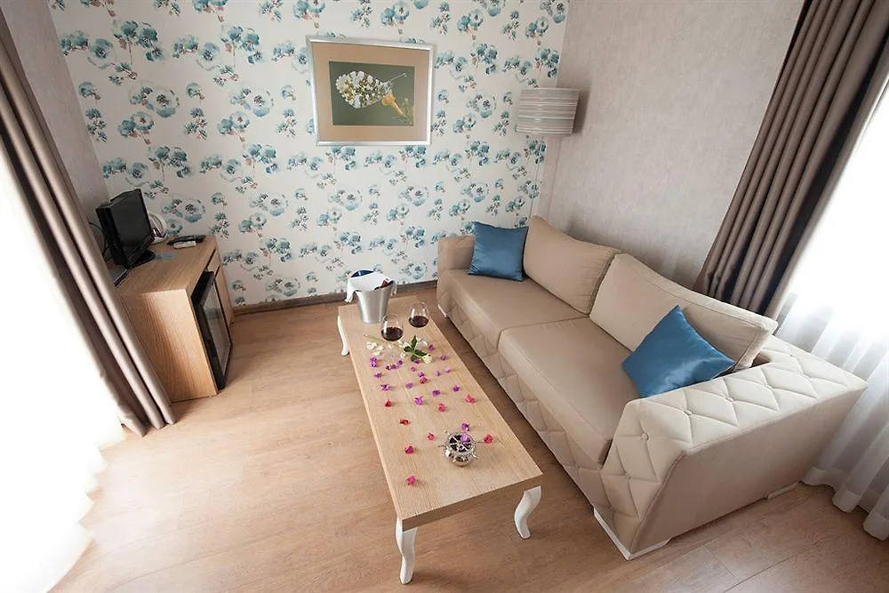Mavi Suite Turkbuku Golturkbuku Hotel